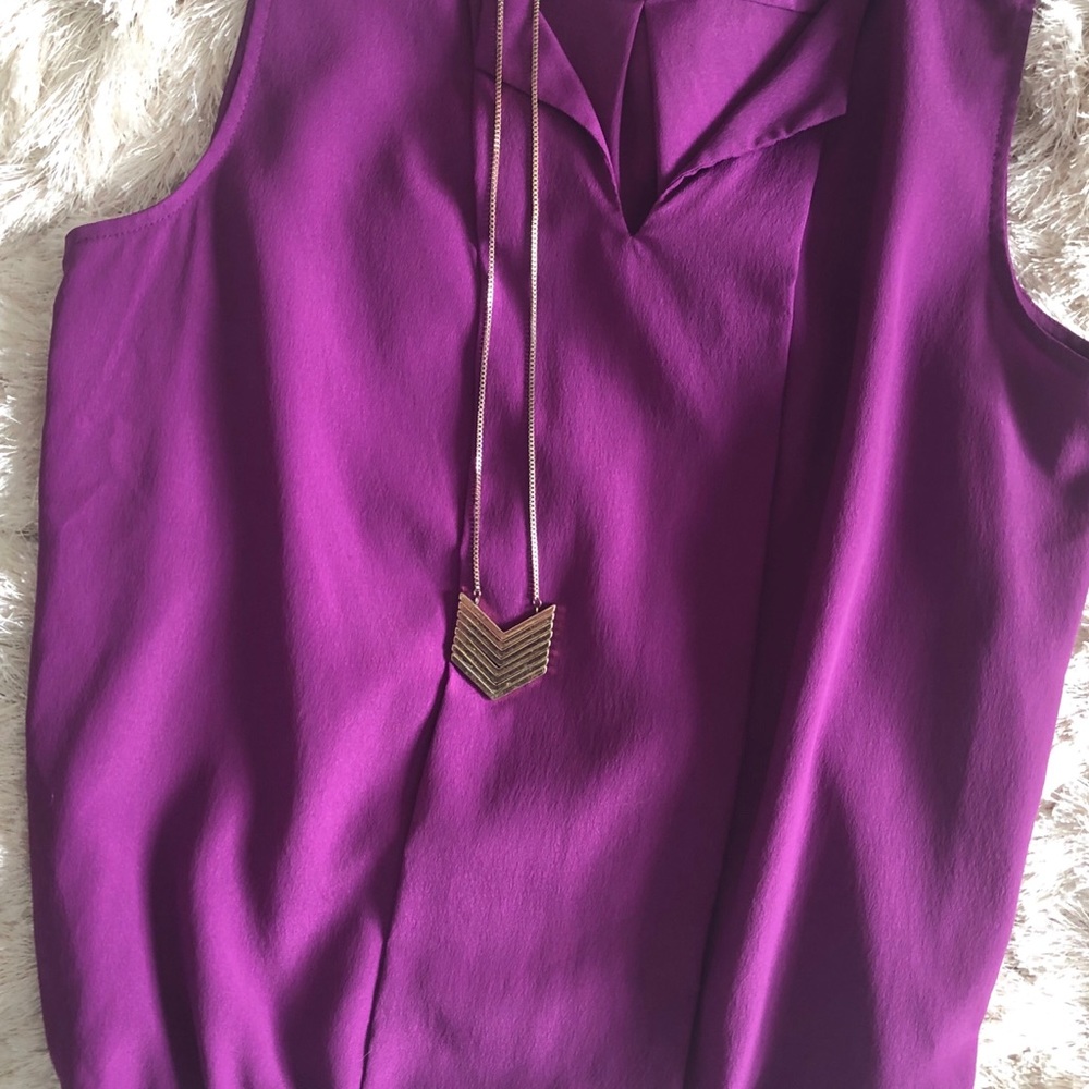 Loft 100% polyester, violet shirt
